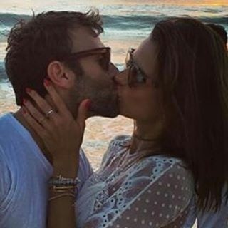 O marido da top Alessandra Ambrosio, Jamie Mazur relembrou o dia com uma foto de beijo 