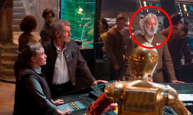 Andrew Jack com Carrie Fischer e Harrison Ford em uma cena de Star Wars: O Últimos Jedi (Foto: Divulgação)
