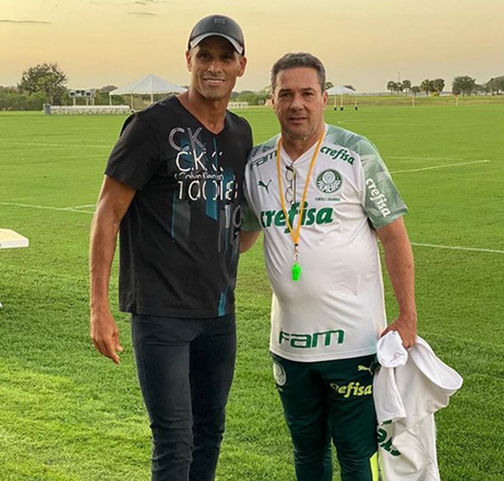 Reforço dos legends, Rivaldo visita treino do Palmeiras e reencontra Luxemburgo em Orlando