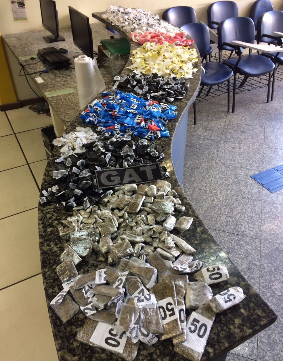 Apreensão aconteceu na manhã desta terça-feira (2) em Cabo Frio, no RJ (Foto: Divulgação/Polícia Militar)