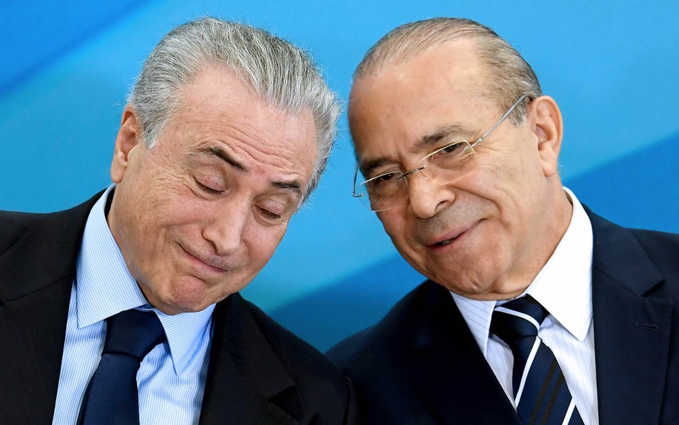 O presidente Michel Temer e o ministro-chefe da Casa Civil, Eliseu Padilha, durante cerimônia no Planalto, no ano passado (Foto: Evaristo Sá/AFP)