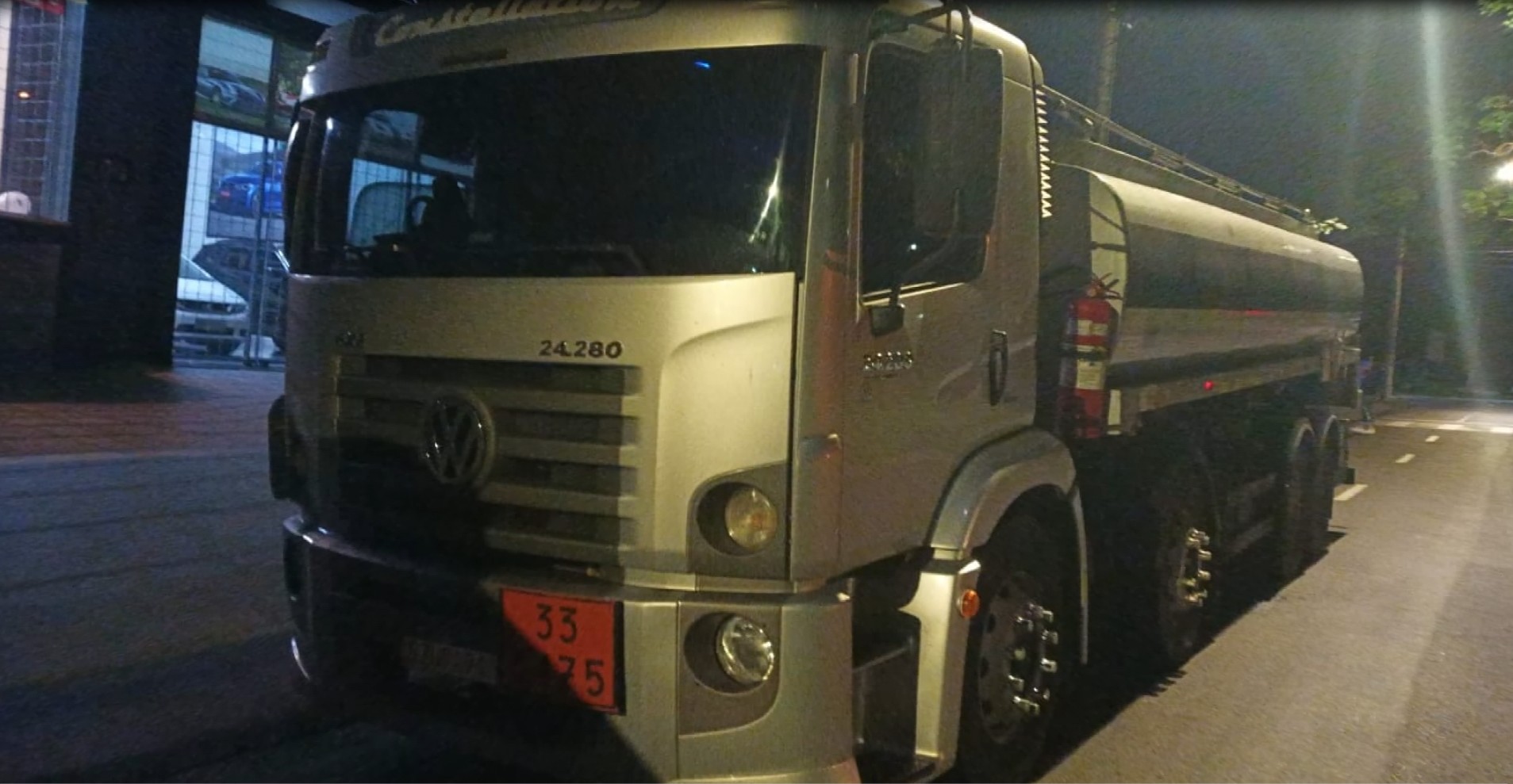 Bando é preso após roubo de caminhão que transportava combustível em Mogi Mirim; motorista foi feito refém 