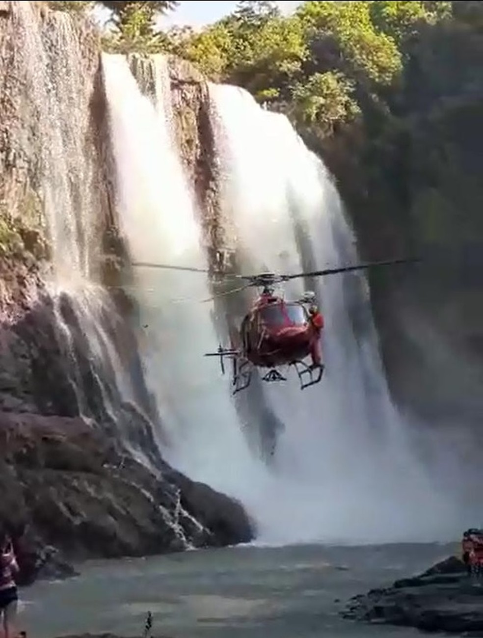 Cachoeira da Fumaça em Nova Ponte — Foto: Corpo de Bombeiros/Divulgação