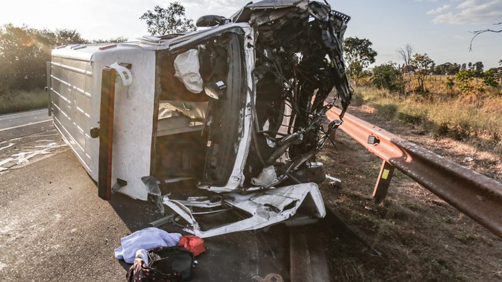 Duas pessoas que estavam na ambulância morreram  — Foto: Prefeitura de Nova Alvorada do Sul