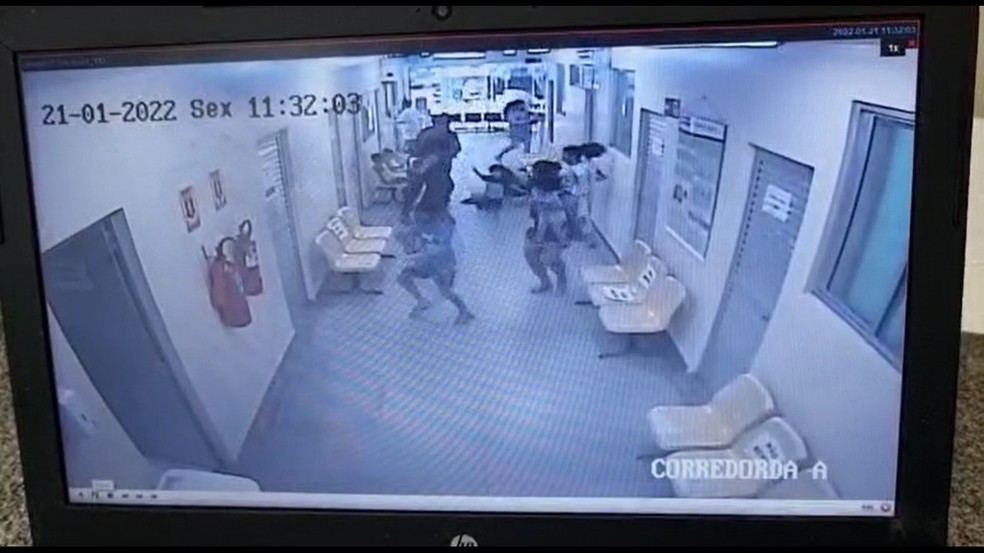 Vídeo mostra assalto a UBS em Manaus — Foto: Reprodução