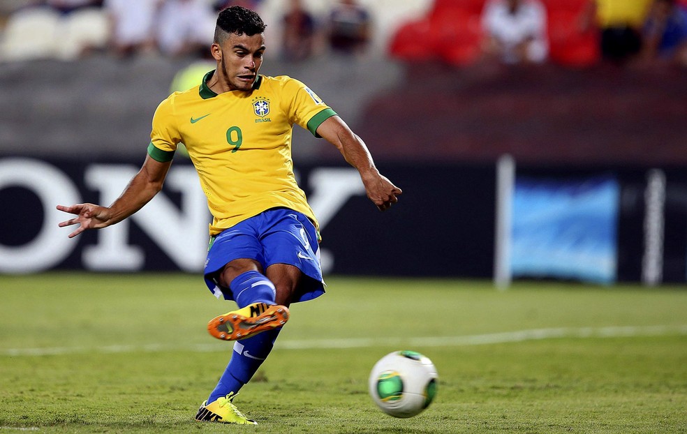 Mosquito chegou a disputar o Mundial sub-17 de 2013 com a seleção brasileira (Foto: Agência EFE)
