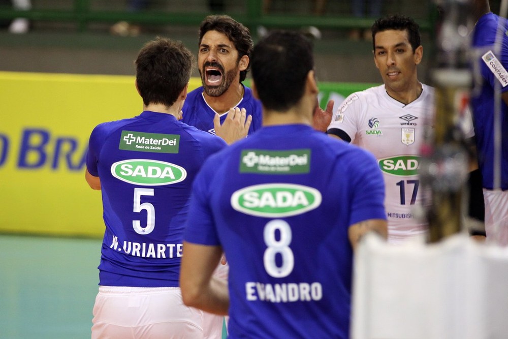 Cruzeiro derrota Canoas e fica a uma vitória da semifinal da Superliga