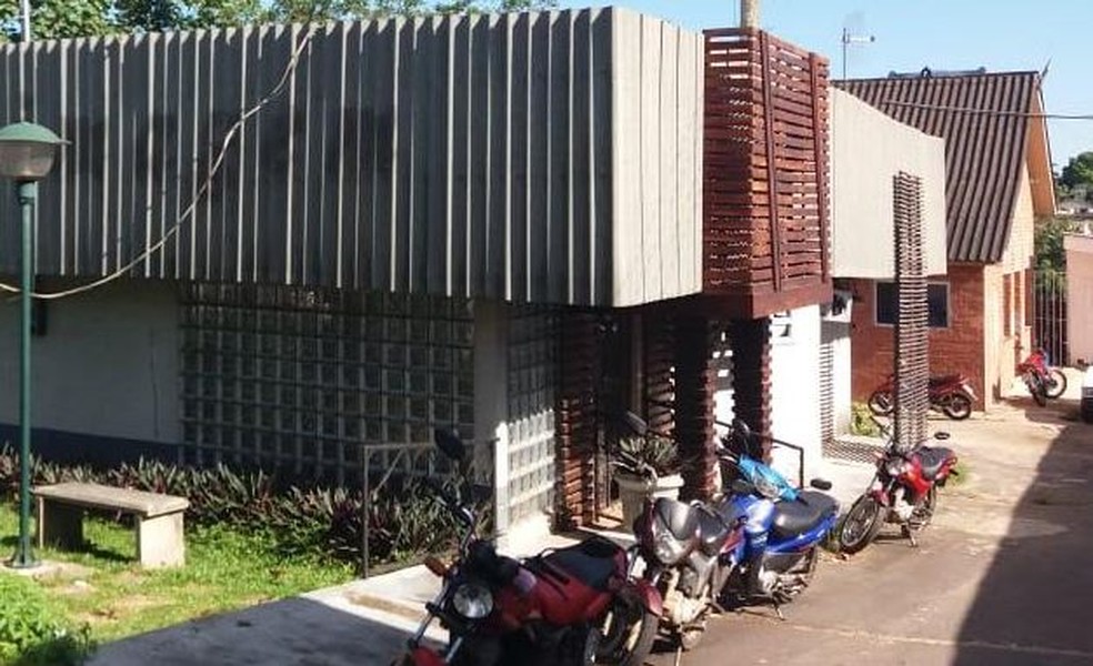 Parte do prédio está alugado para duas clínicas   — Foto: Mazinho Rogério/G1