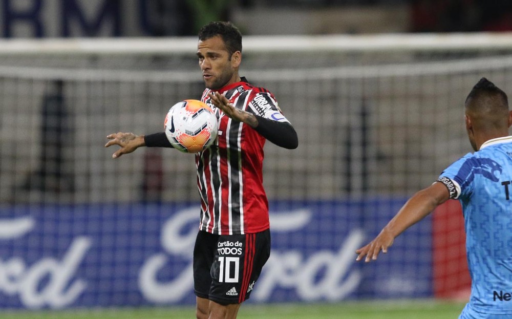 Daniel Alves investe nos eSports em parceria com organização espanhola