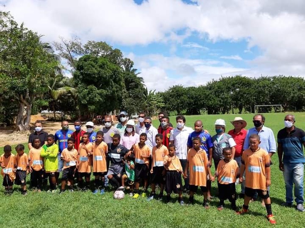 Assinatura de ordem de serviço gerou aglomeração em Ipojuca, no Grande Recife — Foto: Reprodução/WhatsApp