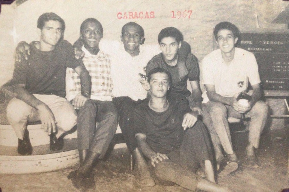 Jogadores do Botafogo no Torneio de Caracas de 1967 — Foto: Arquivo pessoal do ex-jogador Waltencir