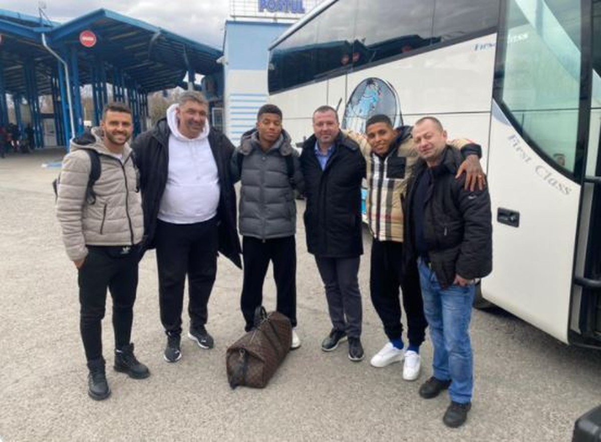 David Neres landed in Romania safely following a train journey