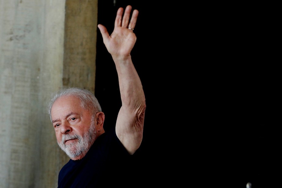 Presidente eleito Luiz Inácio Lula da Silva, chega ao CCBB para diversas reuniões durante o dia