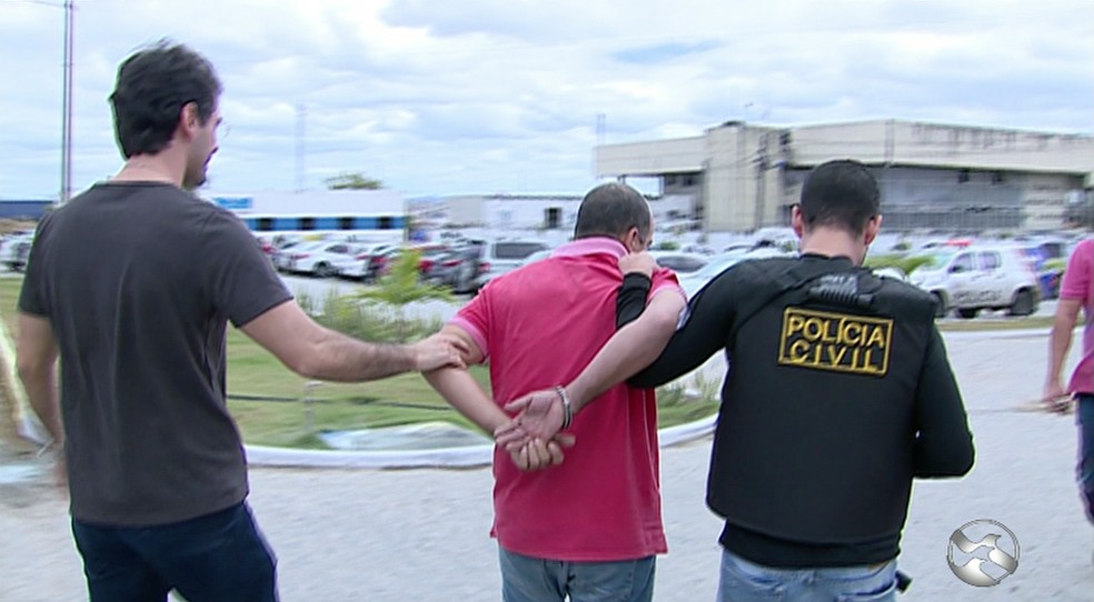 Motorista suspeito de estupro foi preso em Caruaru (Foto: TV Asa Branca/Reprodução)