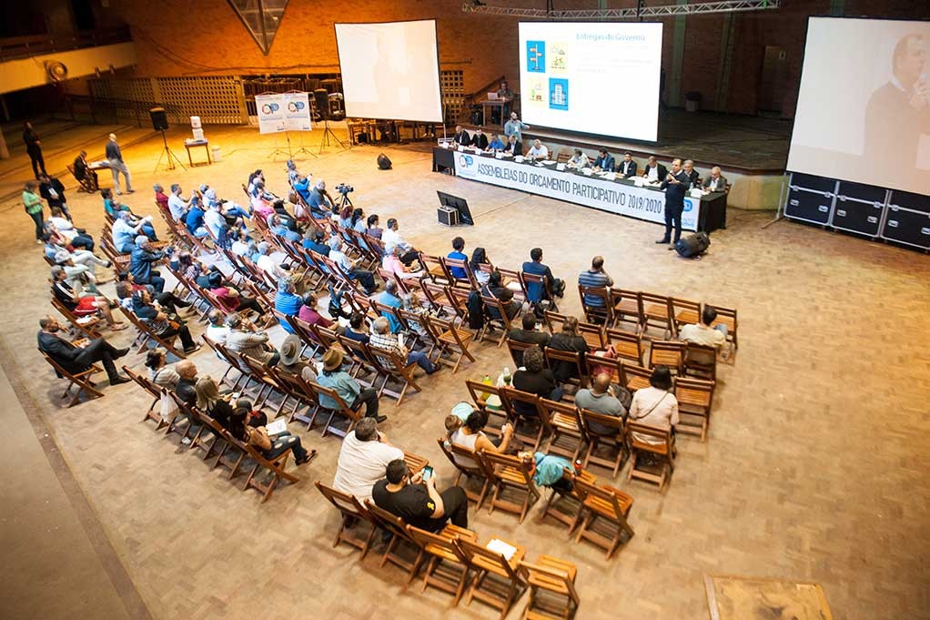 Sessão de assembléia do Orçamento Participativo de Porto Alegre (Foto: Flávio Dutra/ UFRGS )