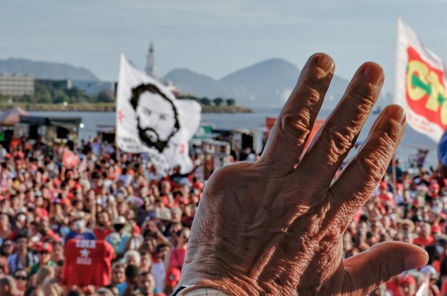 Bolsonaristas questionam pre o de rel gio importado usado por Lula