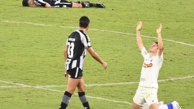 Drama e alívio no Nilton Santos