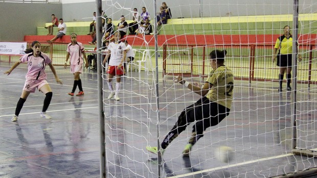 Futsal feminino de Mogi venceu São Miguel por 5 a 2 (Foto: Cleomar Macedo)
