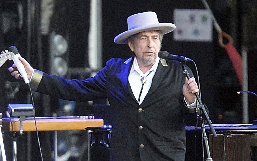 Bob Dylan, durante show no festival Vieilles Charrues em Carhaix-Plouguer, no oeste da França, em julho de 2012 — Foto: David Vincent/AP/Arquivo