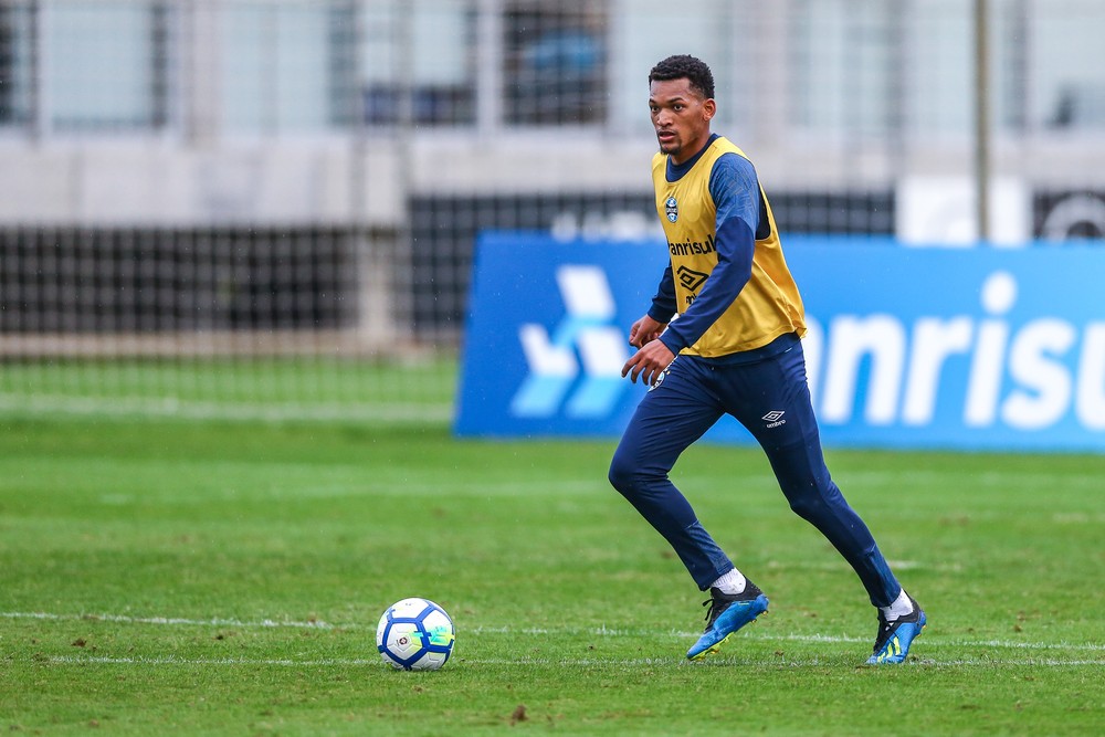 Grêmio recebe proposta do Fenerbahçe pelo volante Jailson