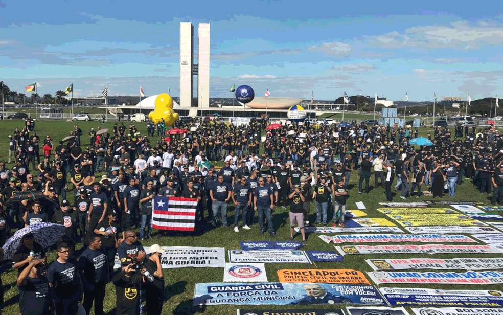 Policiais civis protestam em Brasília contra a Reforma da Previdência — Foto: Afonso Ferreira/G1