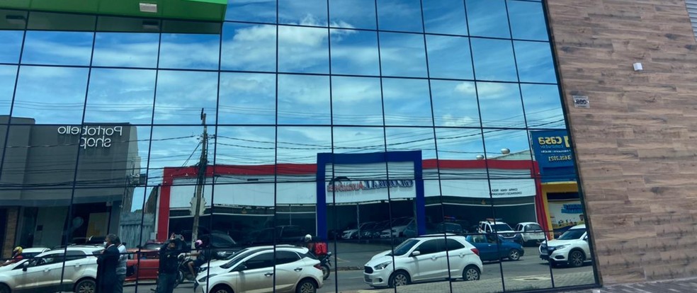 Ladr&otilde;es renderam vigilante e anunciaram assalto &mdash; Foto: PM-MT