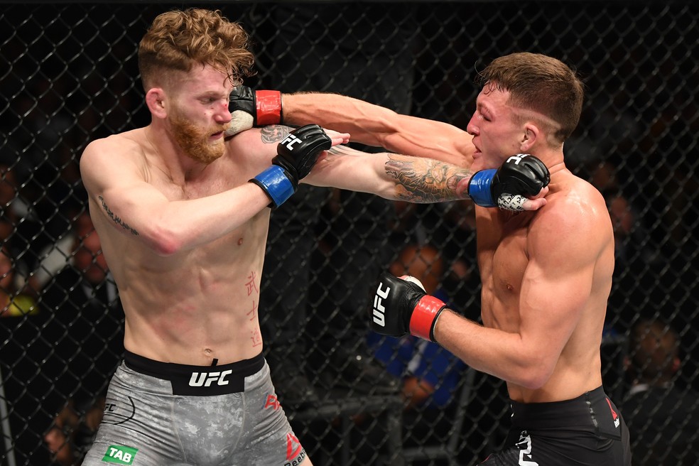 Austin Arnett x Shane Young UFC 234 â?? Foto: Jeff Bottari/Zuffa LLC / Getty Images