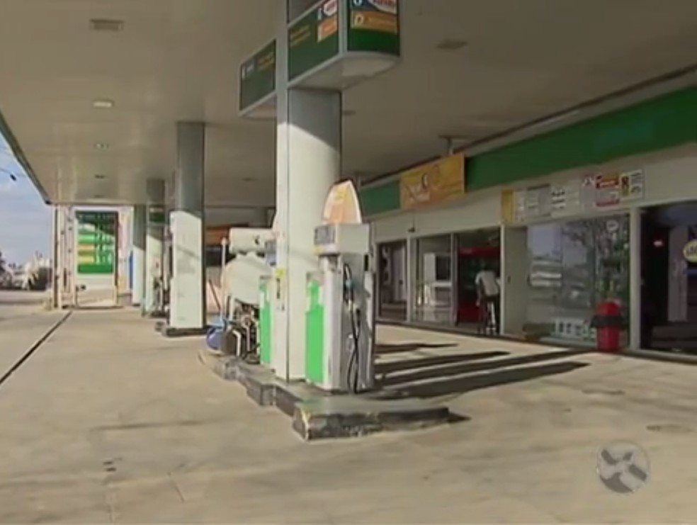 Posto de combustível em Caruaru, PE — Foto: Reprodução/ TV Asa Branca