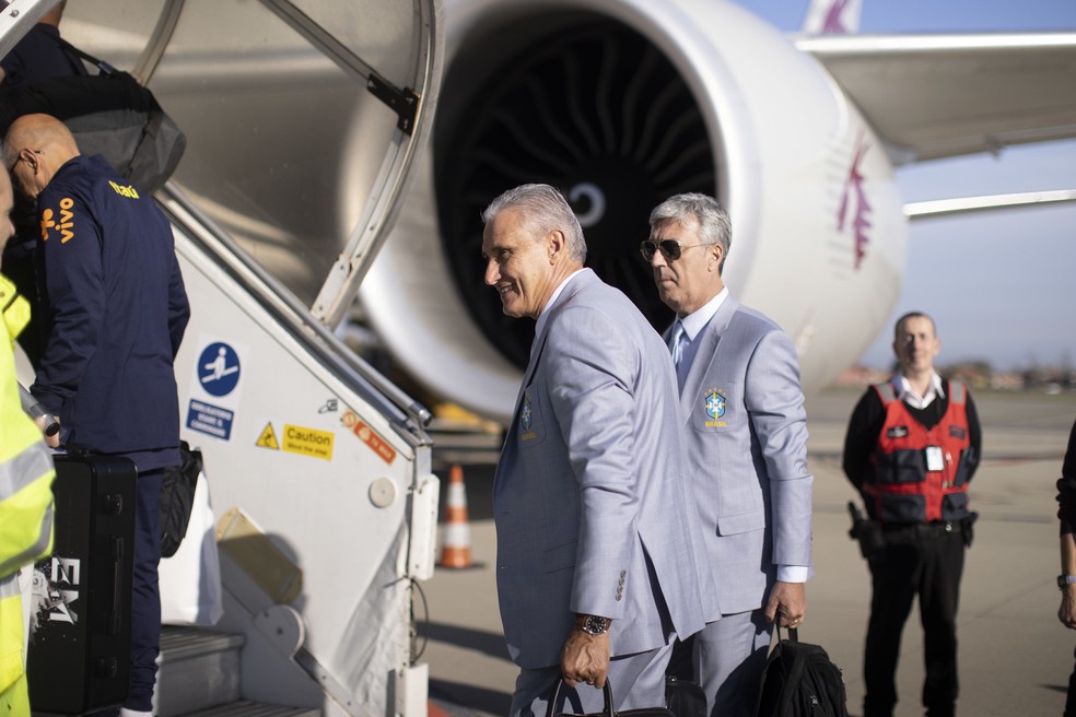 Tite embarca com a seleção brasileira para o Catar — Foto: Lucas Figueiredo/CBF