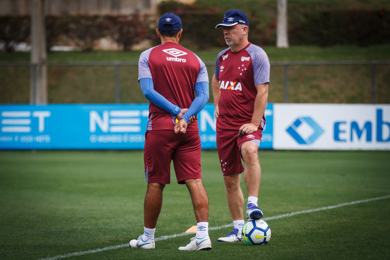 Mano confirma mudanças no Cruzeiro para enfrentar o Paraná;
