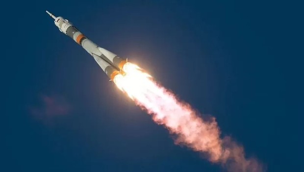 Foguetes russos há tempos são cruciais para levar astronautas dos EUA e de outros países ao espaço (Foto: Getty Images via BBC)