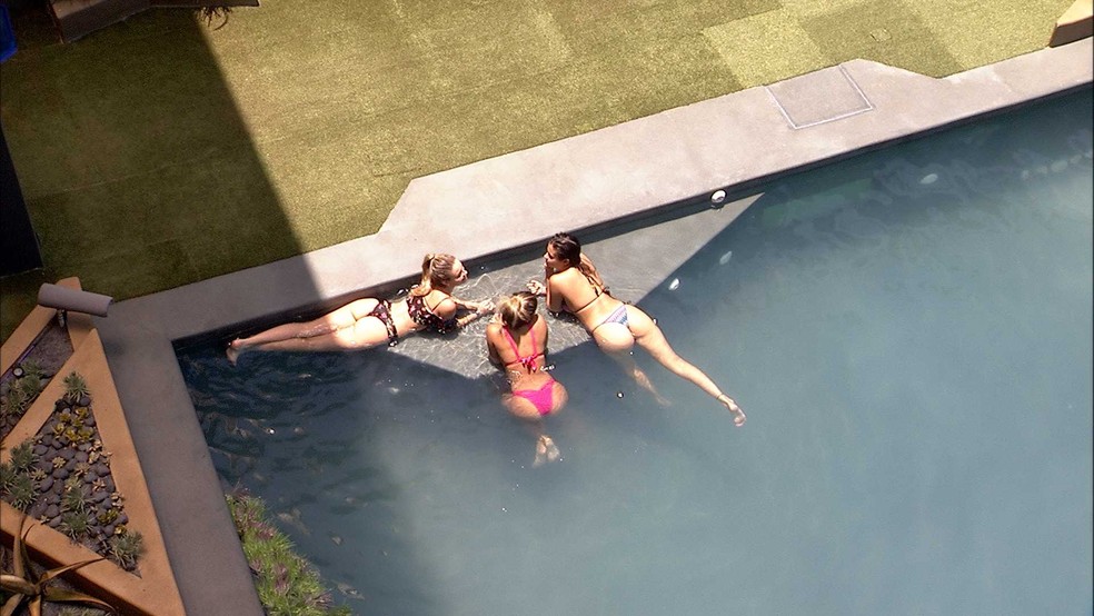 Hana Danca Funk Na Piscina De Biquini Casa Bbb Gshow