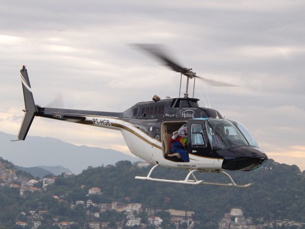 Coelho da Páscoa chega de helicóptero no Pão de Acúçar (Foto: Divulgação/Tassiana Carias)