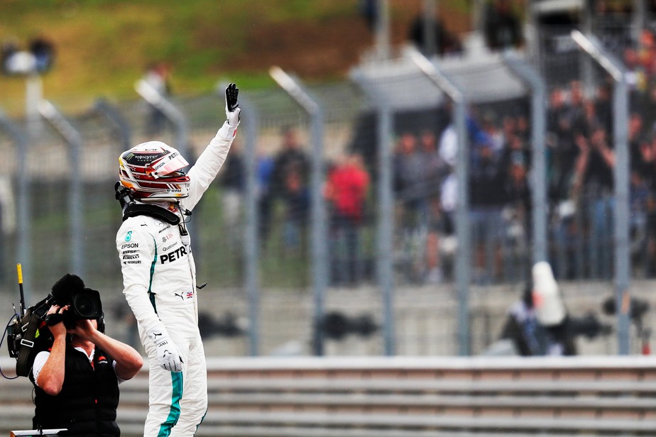 Hamilton confirma favoritismo, faz a pole para o GP dos EUA e se aproxima do pentacampeonato