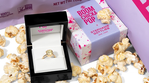 O preço do anel de ouro e diamante em formato de pipoca é de a partir de US$ 50 mil (Foto: Divulgação)