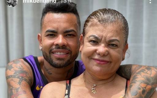 Dentinho Impressiona Por Semelhança Ao Postar Foto Com A Mãe - Quem ...