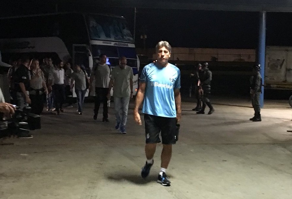 Renato e grupo do GrÃªmio se solidarizaram com povo venezuelano (Foto: Eduardo Deconto)