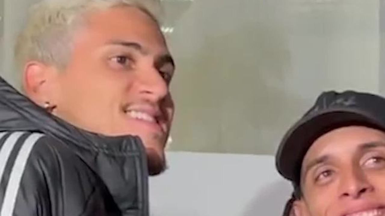 Chegada do Fla: Pedro faz a alegria de f&atilde;s e &Eacute;verton Ribeiro comenta vit&oacute;ria sobre V&eacute;lez