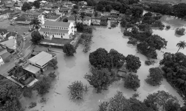 enchentes em Minas 