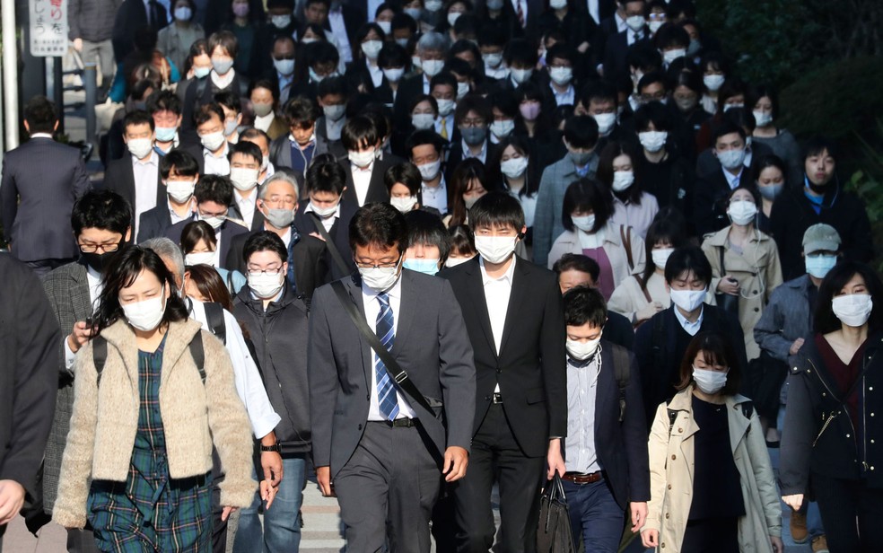Imagem de novembro de 2020, quando Japão passava por um alerta pelo alto número de contágio — Foto: AP Foto/Koji Sasahara