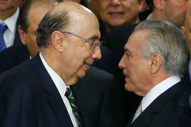 Henrique Meirelles e Michel Temer (Foto: Igo Estrela/Getty Images)