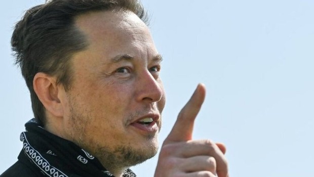 Elon Musk já afirmou considerar a IA 'potencialmente mais perigosa do que ogivas nucleares' (Foto: REUTERS)
