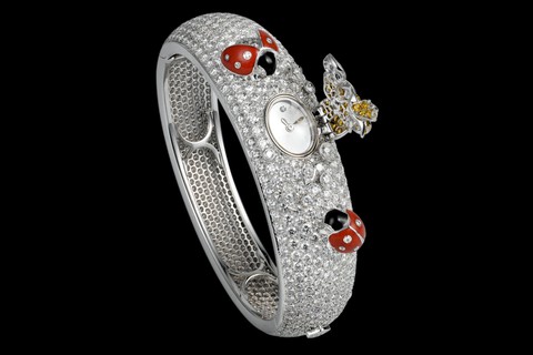 Relógio de quartzo, ouro branco, diamantes e safiras, Cartier (preço sob consulta)