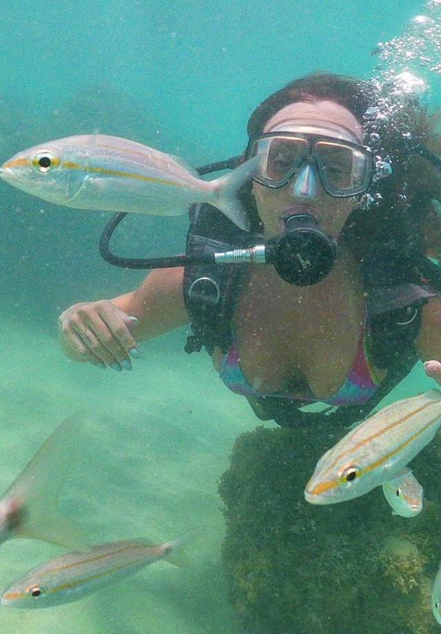Juju Salimeni abre álbum de fotos subaquáticas (Foto: Reprodução/Instagram)