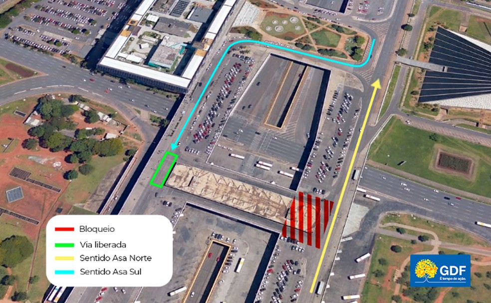 Trânsito na plataforma superior da Rodoviária