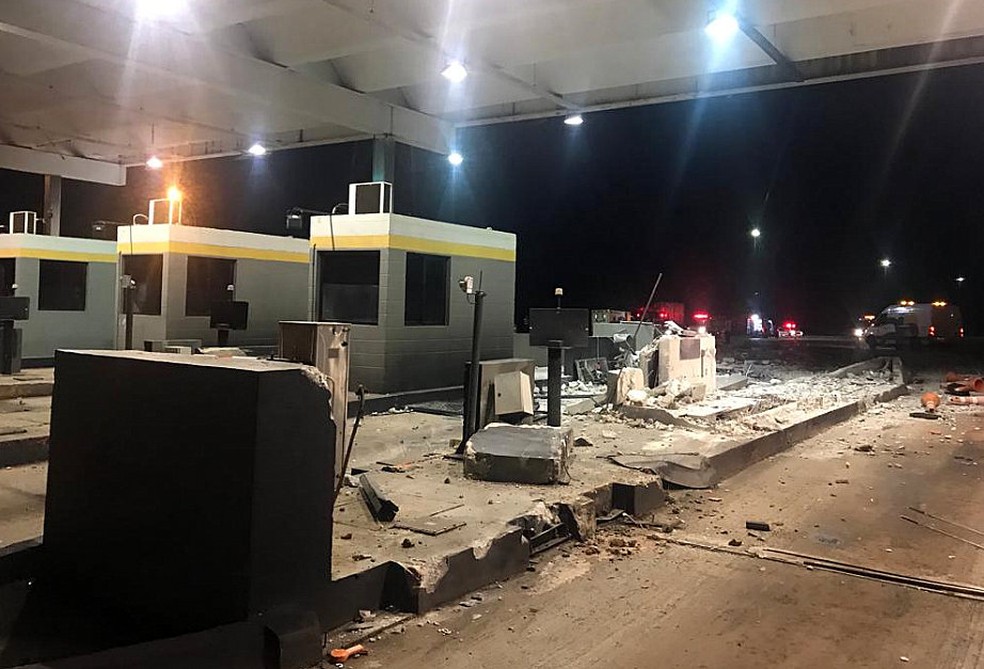 Caminhão atinge cabine de pedágio e mata mulher na SP-310 entre Araraquara e Matão — Foto: Arquivo pessoal