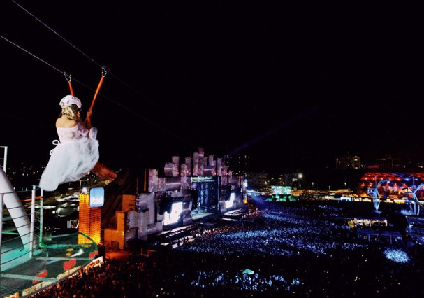 Cristiana Cartolano e Leonardo Veloso se casaram no Rock in Rio (Foto: Arquivo Pessoal) Cristiana Cartolano e Leonardo Veloso se casaram no Rock in Rio (Foto: Arquivo Pessoal)