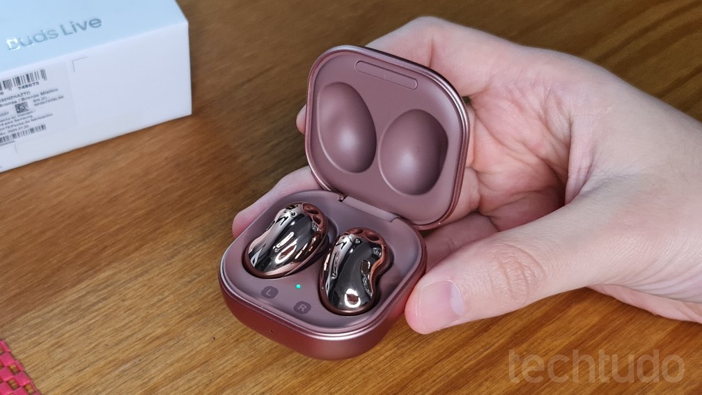 Galaxy Buds Live tem preço sugerido de R$ 1.299 — Foto: Thássius Veloso/TechTudo