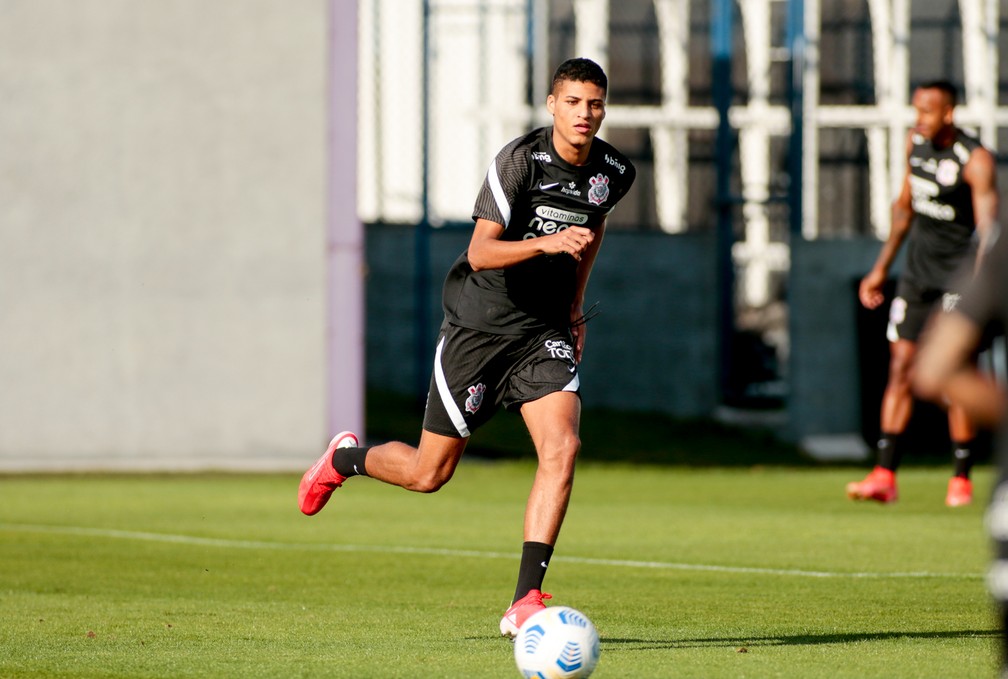Rodrigo Varanda não treina no Corinthians há três semanas — Foto: Rodrigo Coca / Ag.Corinthians