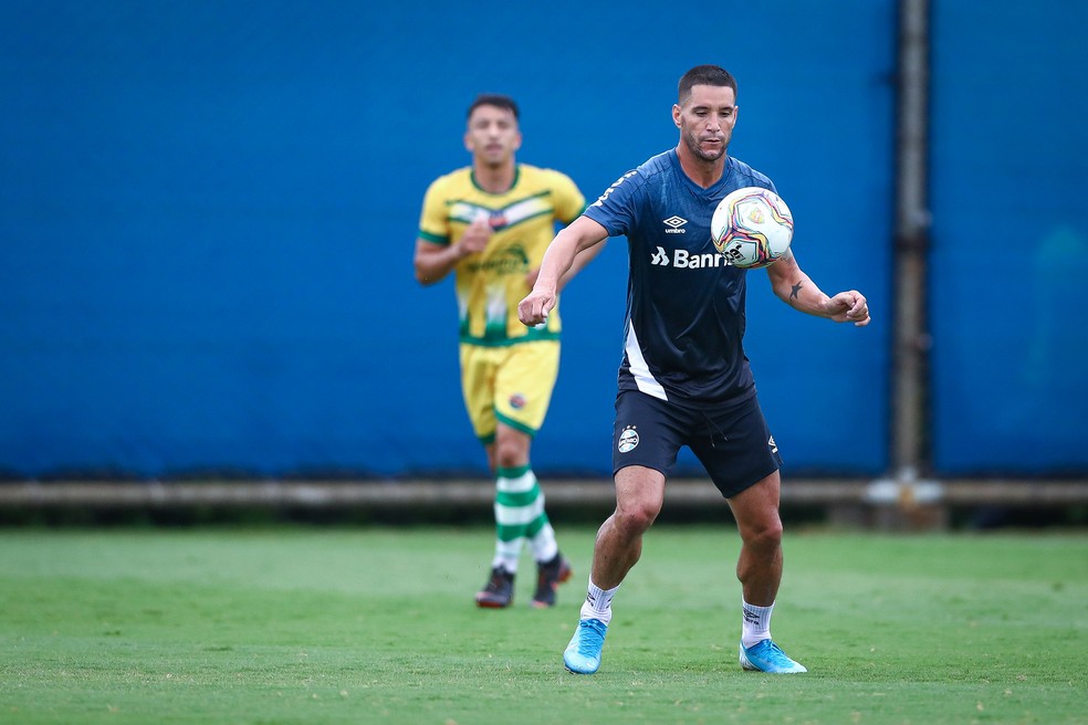 Thiago Neves tem chance de mostrar serviço entre os reservas — Foto: Lucas Uebel/Divulgação Grêmio